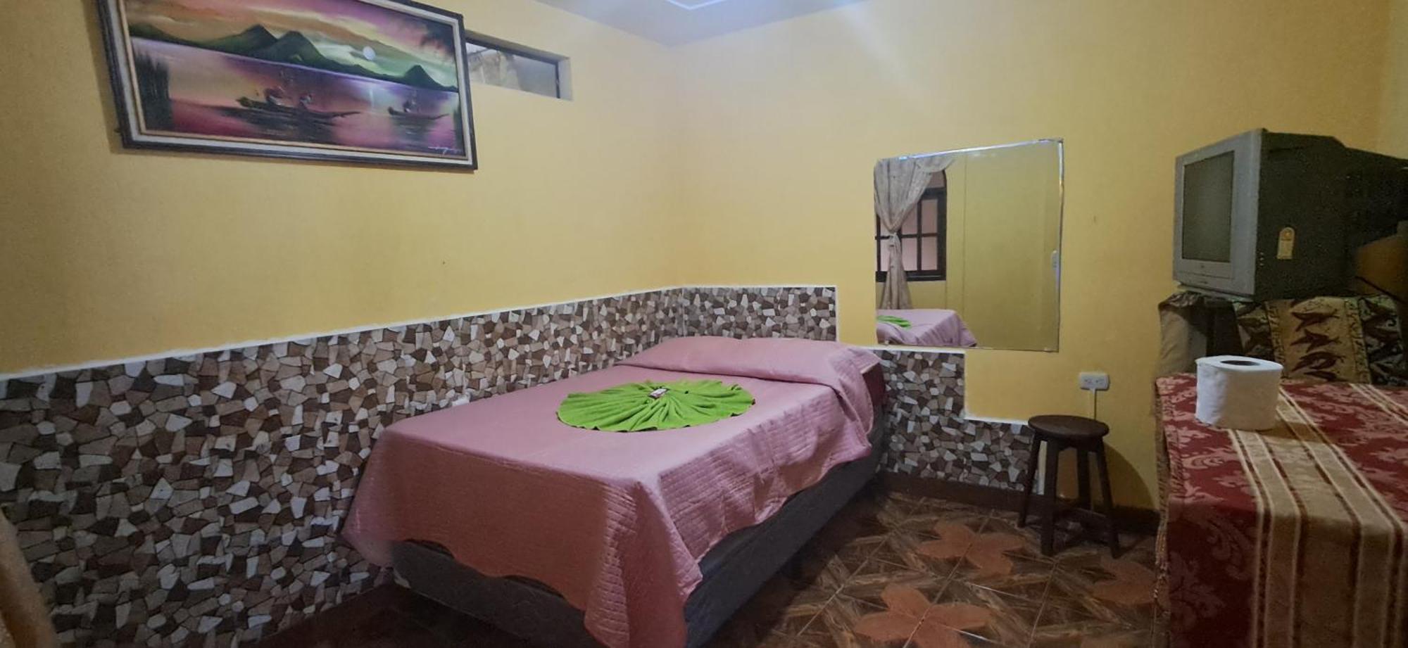 Hospedaje Gonzalez سان بيدرو لا لاغونا المظهر الخارجي الصورة